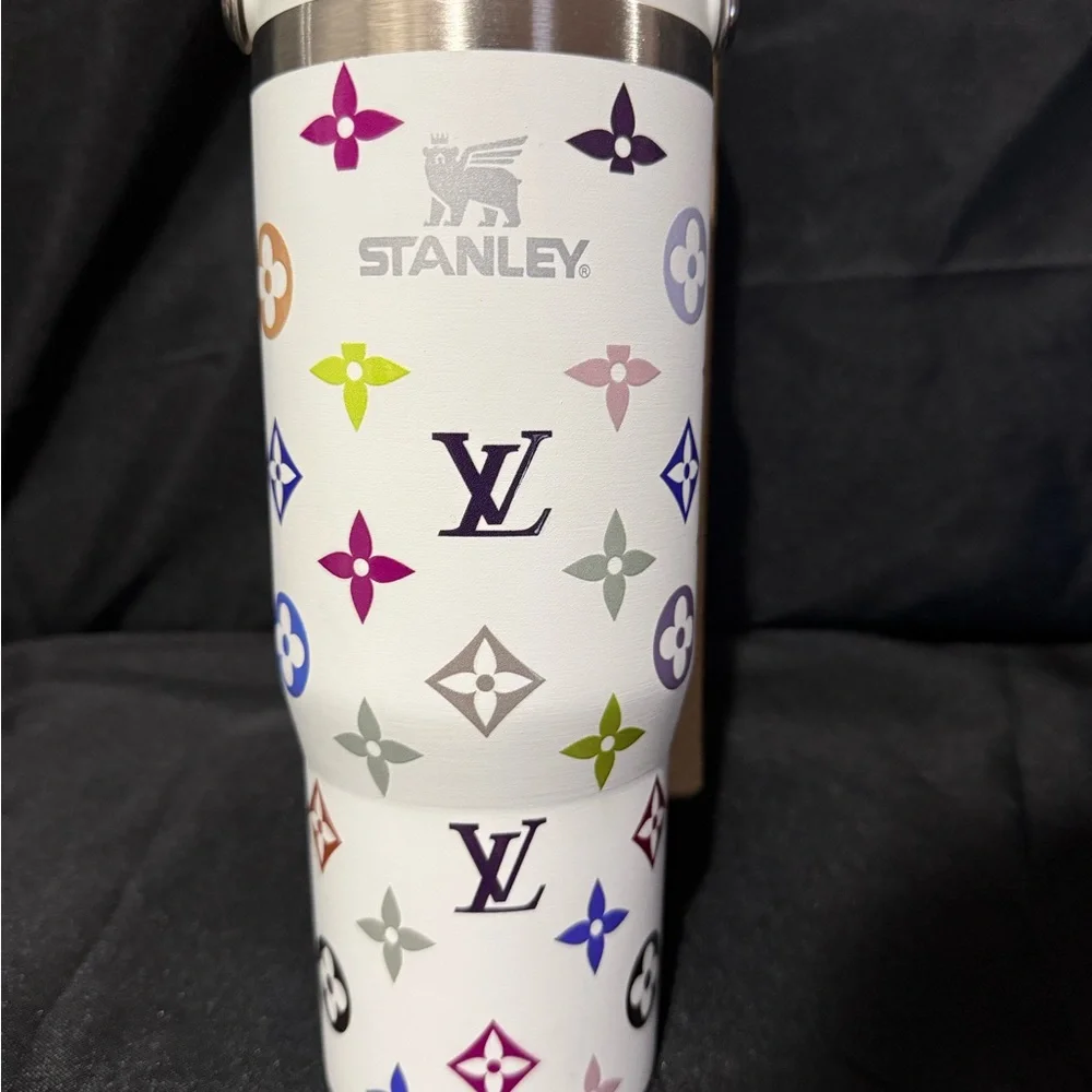New Stanley 30oz White Tumbler with Stunning LColorfulV Pattern - Picture 2 of 9